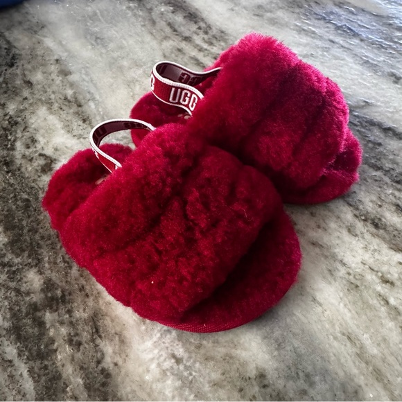 UGG Baby Fluff Yeah Slides 04/05 - Picture 1 of 6